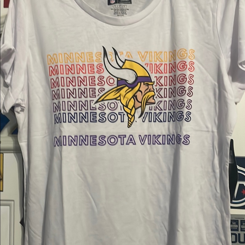 Minnesota Vikings White T-Shirt and pants. - Picture 2 of 6